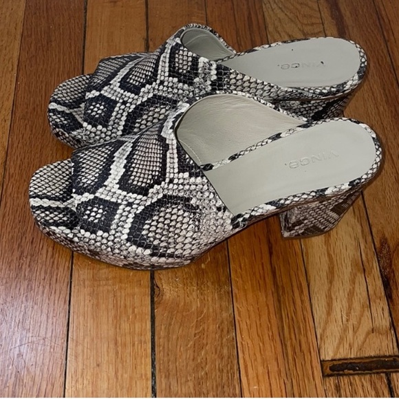 Vince Wyatt Platform Sandals sz 9 in snakeskin python print - Picture 4 of 6